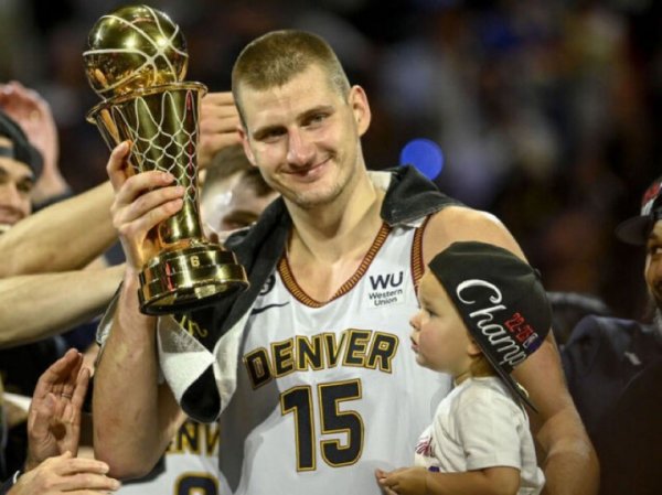 😝节目效果炸裂！NBA夺魁  的约基奇😑VS赛马夺魁  的约基奇😆