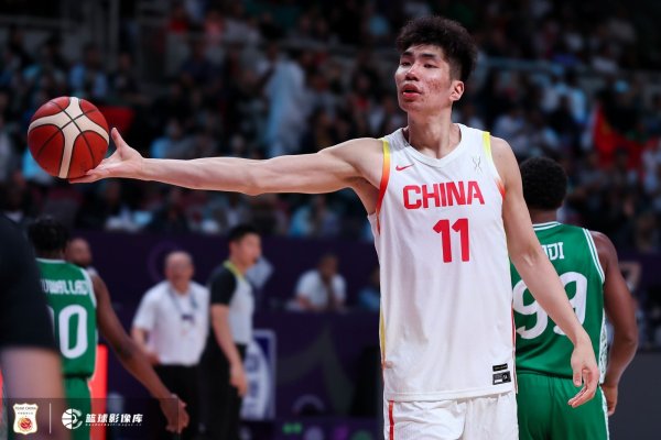 媒体人：不必针对性调整五号位防卫  问题 攻击  场均90多分但其实一般