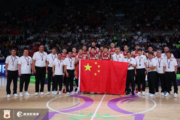 🔥中国男篮热血表现再次引爆朋友圈！晒晒你的朋友圈截图吧！