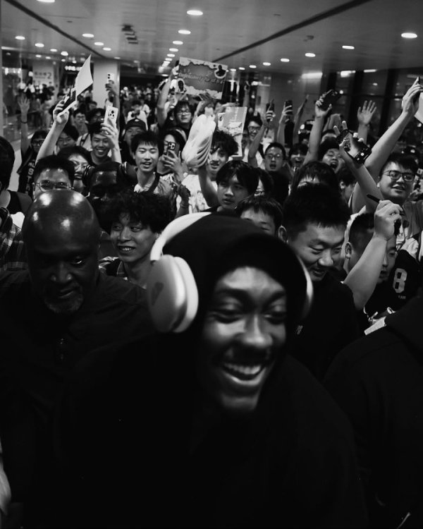 回味无穷！杰伦威晒20张中国行照片 还约定明年再来