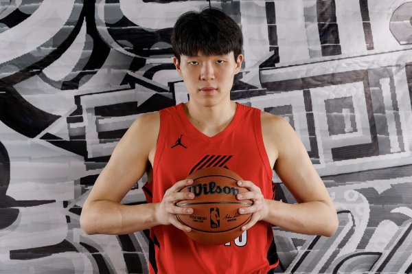 对位卢尼？杨瀚森近期在著名野球练习  营继续升级 和夏普等人合练