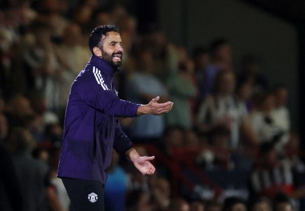 镜报专栏谈阿莫林：他的固执若不收敛必将导致下课