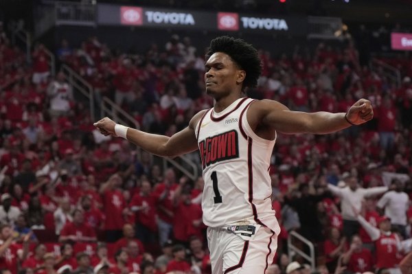 Stein：火箭希望给予阿门更多球权担任控卫也希望申京&KD分担组织