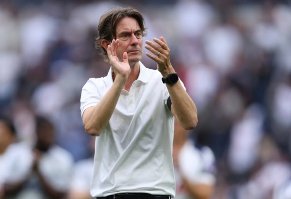 弗兰克：帕利尼亚在中后场球员位置踢得非常好 萨尔缺席是预防措施