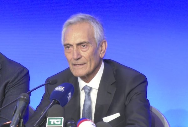 意足协主席&加图索:接下来意大利的首要目标是晋级下一轮 明年世界杯赛 意足协主席&加图索:接下来意大利的首要目标是晋级下一轮 明年世界杯赛