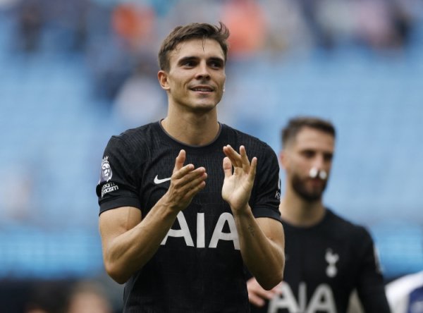 记者：帕利尼亚希望明夏之后继续留在热刺，选择买断费用3000万欧