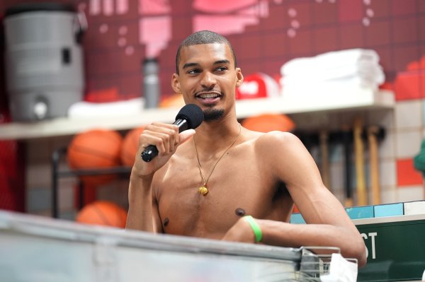 文班谈和少林武僧练习 :不可思议感受 强度远超我以往习惯的范畴 文班谈和少林武僧练习 :不可思议感受 强度远超我以往习惯的范畴