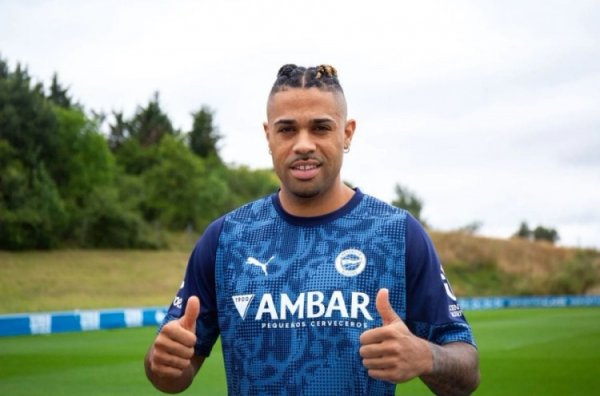 世体：前皇马前场球员马里亚诺将正式加盟阿拉维斯，并签下两年合同