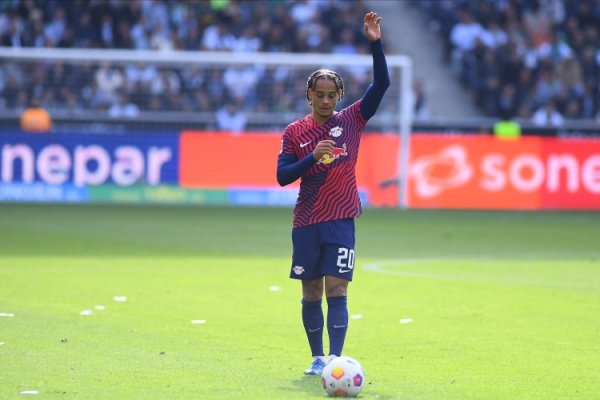 记者:切尔西仍在与莱比锡商谈西蒙斯转会,莱比锡等待正式报价 记者:切尔西仍在与莱比锡商谈西蒙斯转会,莱比锡等待正式报价