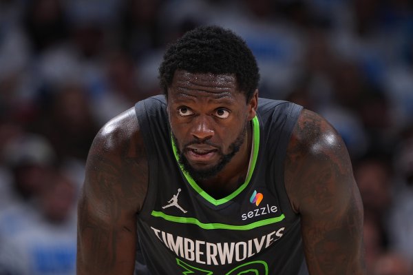 兰德尔:不论篮球赛 还是生活层面球队竞技状态 和上季完全不同 我很开心 兰德尔:不论篮球赛 还是生活层面球队竞技状态 和上季完全不同 我很开心