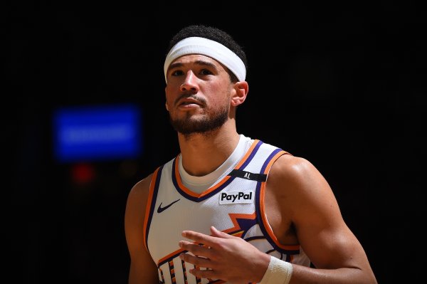 奥索-伊戈达罗：布克非常容易相处 他把指导教练员交代的真正应用到场上