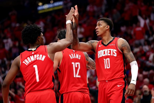 小贾巴里：双内线的模式确实奏效 能抢攻击  篮板球  赢得更多局