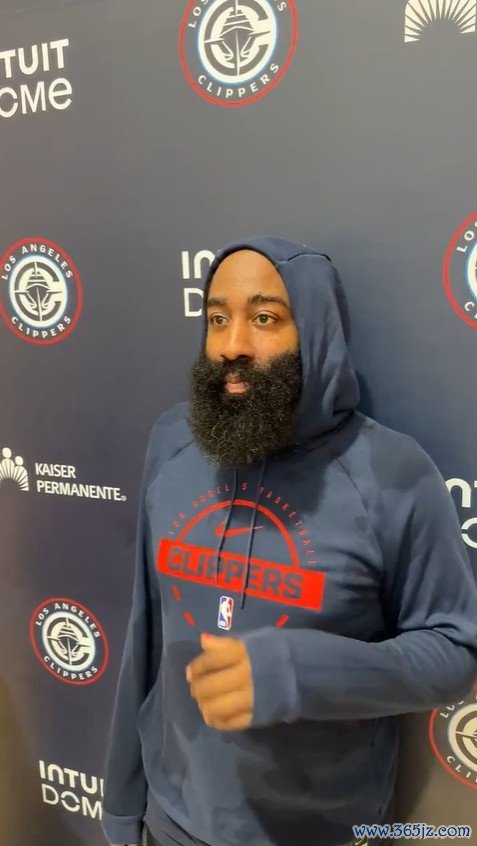 哈登：上赛季工作量过重 而现在我能有更多接盘带  投机会 可以更高效