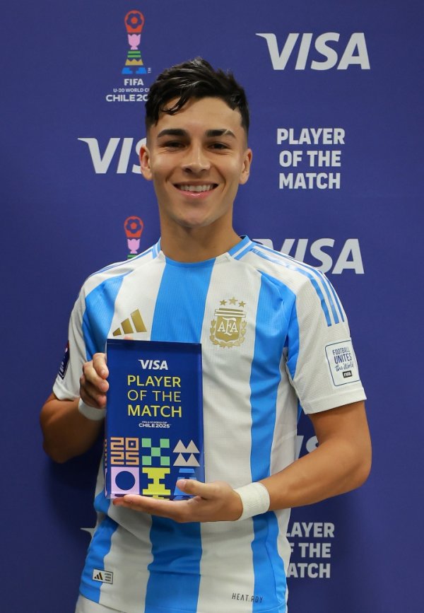 世青赛闪光!药厂19岁前场球员萨尔科头顶脚踢,2场打进3球! 世青赛闪光!药厂19岁前场球员萨尔科头顶脚踢,2场打进3球!