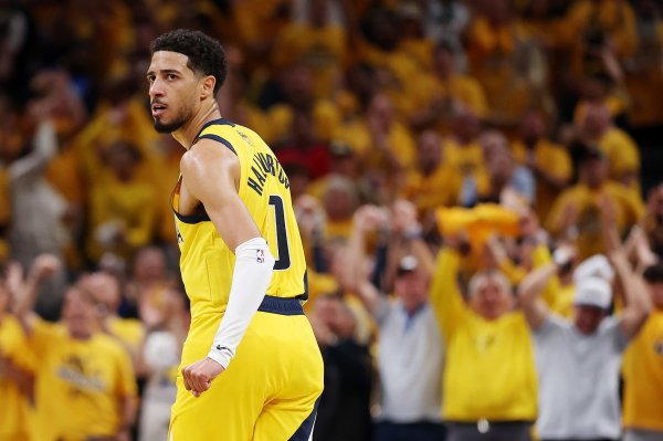 哈利伯顿:控卫最重要的是理解、思考赛事 成为场上的指导教练员 哈利伯顿:控卫最重要的是理解、思考赛事 成为场上的指导教练员