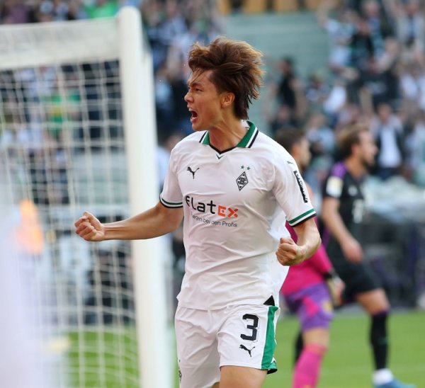 荷媒:板仓滉即将加盟阿贾克斯,转会费总价可达1200万欧 荷媒:板仓滉即将加盟阿贾克斯,转会费总价可达1200万欧