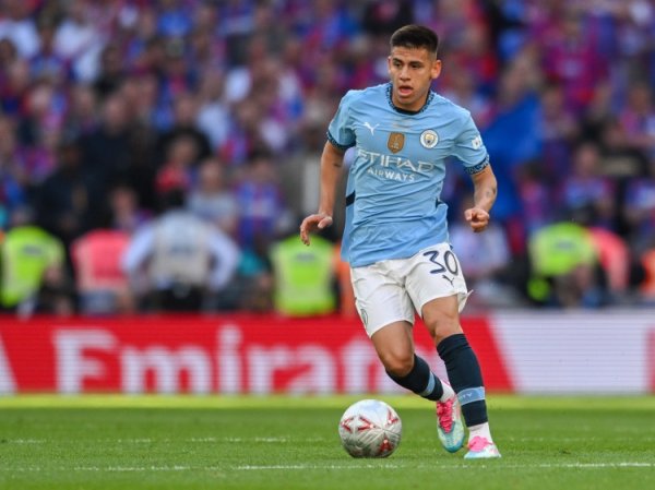 租借+3300万欧买断!记者:曼城拒绝了罗马对埃切维里的报价 租借+3300万欧买断!记者:曼城拒绝了罗马对埃切维里的报价