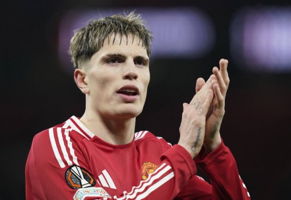 天空体育:切尔西相信能低于5000万镑签加纳乔 目前没计划买后场球员 天空体育:切尔西相信能低于5000万镑签加纳乔 目前没计划买后场球员