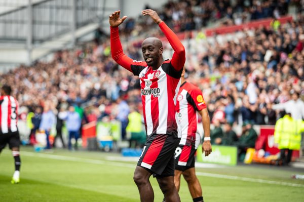 记者:维萨更想留在英超而不是去沙特,他愿意等待纽卡斯尔 记者:维萨更想留在英超而不是去沙特,他愿意等待纽卡斯尔