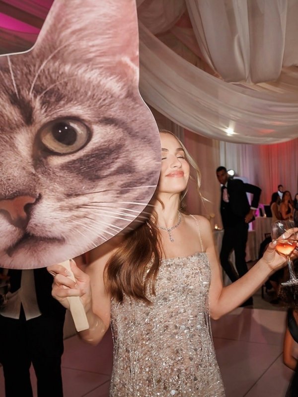 吧友福利!瑞秋阿姨晒照:岁月有痕迹 大长腿吸睛 吧友福利!瑞秋阿姨晒照:岁月有痕迹 大长腿吸睛