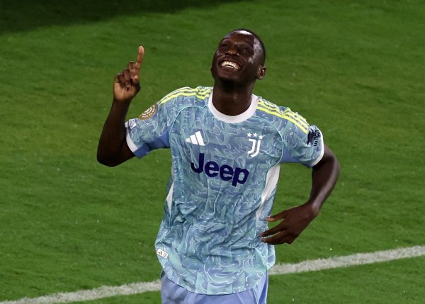 罗马诺:尤文仍有信心本月签下穆阿尼,球员目前只与尤文谈判 罗马诺:尤文仍有信心本月签下穆阿尼,球员目前只与尤文谈判