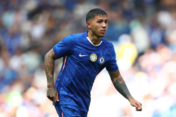 巴黎想1.5亿签恩佐?罗马诺辟谣:恩佐是非卖品 切尔西绝不会出售 巴黎想1.5亿签恩佐?罗马诺辟谣:恩佐是非卖品 切尔西绝不会出售