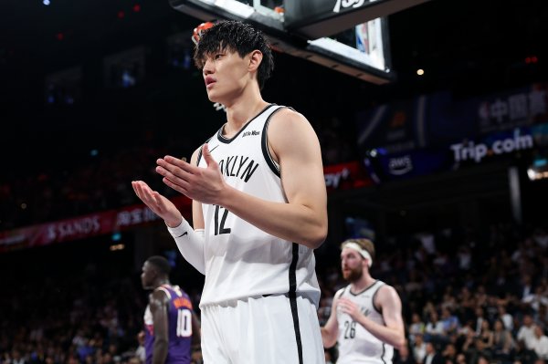 媒体人:NBA也有人情世故如布朗尼去湖人 那些指导教练员总能听懂呐喊吧 媒体人:NBA也有人情世故如布朗尼去湖人 那些指导教练员总能听懂呐喊吧