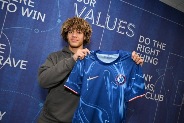 太阳报:对阵利物浦,前切尔西古代足球 总监埃梅纳洛之子入选大名单 太阳报:对阵利物浦,前切尔西古代足球 总监埃梅纳洛之子入选大名单