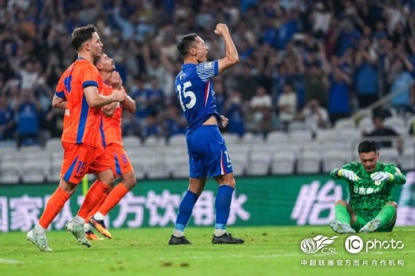 中超职业联赛  第24轮，最终上海申花主场作战  3-3战平山东泰山