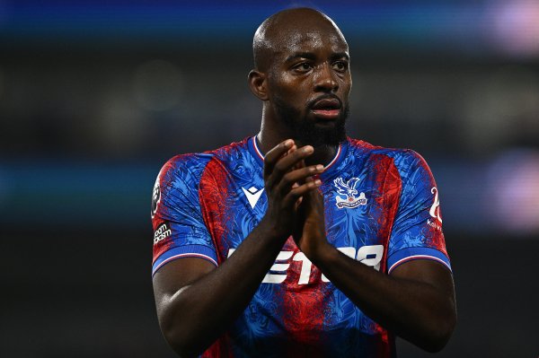 记者:若伊萨克离队,水晶宫前场球员马特塔成纽卡优先考虑引援目标 记者:若伊萨克离队,水晶宫前场球员马特塔成纽卡优先考虑引援目标