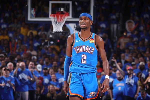 近乎完美！亚历山大半场10中8高效砍下23分2板6助3断1帽