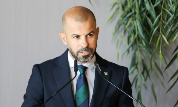 马卡:贝蒂斯体育总监赛后对主裁判 进行威胁,后者可能因此被处罚 马卡:贝蒂斯体育总监赛后对主裁判 进行威胁,后者可能因此被处罚