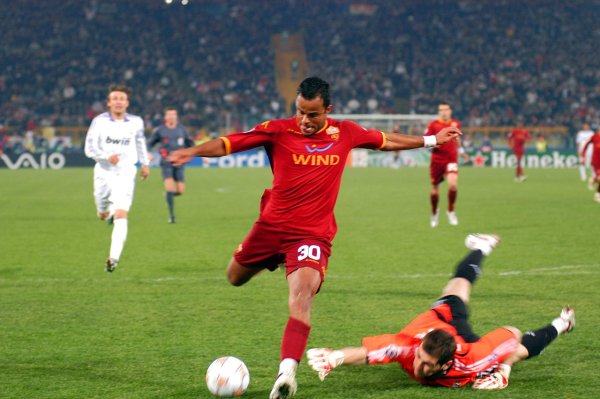 小曼奇尼:我对加斯佩里尼很有信心,罗马能获欧冠资格+意杯总决赛 小曼奇尼:我对加斯佩里尼很有信心,罗马能获欧冠资格+意杯总决赛