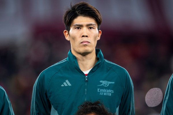 镜报：富安健洋可能重返英超，布莱顿和AC米兰都在关注他