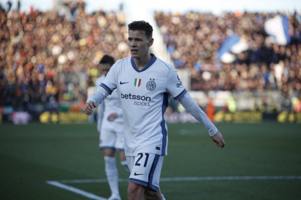 意媒:都灵正与国米谈阿斯拉尼,国米要价1500万欧 意媒:都灵正与国米谈阿斯拉尼,国米要价1500万欧