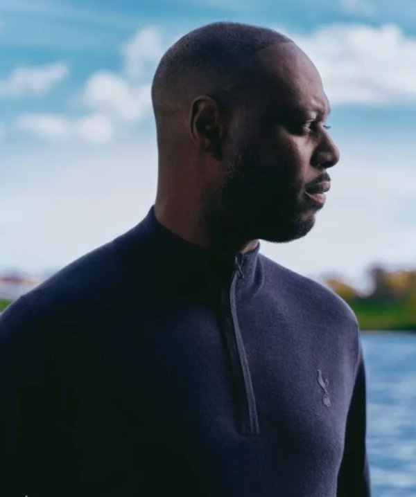 一条围巾140英镑,太阳报:热刺球迷对球队推出的高价周边不满 一条围巾140英镑,太阳报:热刺球迷对球队推出的高价周边不满