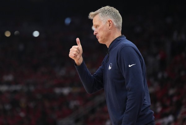 科尔：阵形    安排取决于球员组合的化学反应 可能采用11人轮换