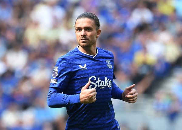 镜报：格拉利什租借表现亮眼但对曼城需回避，这让英超失去公正  性