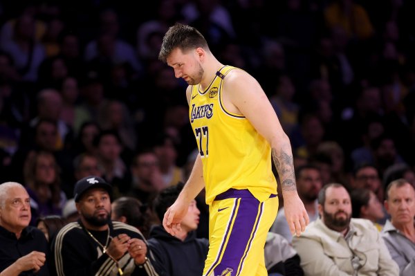 美记：东契奇没有足够的帮手 目前的湖人在西部并不构成威胁