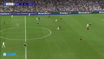 错失良机！迪亚斯做球，姆巴佩半单刀赴会射球  被扑