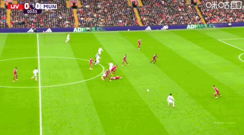 内维尔：姆伯莫得分  前从范迪克身后跑过，我认为他没注意到姆伯莫