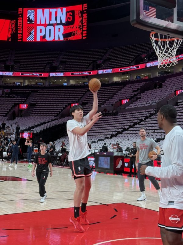 开拓者前线记者小傅：这是一个不错的赛季开局 吃一堑长一智