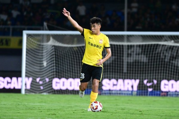 还能留中超吗？36岁老将张呈栋与西海岸合同年底到期，被禁赛+3停