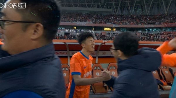 泰山对前四球队战绩：对海港1胜1平 对申花1平1负 对蓉城被双杀