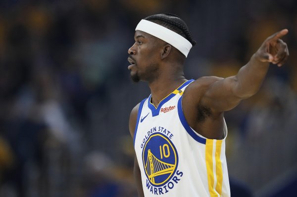 杀伤不多!巴特勒半场8中4拿到全队最高11分外加3板 罚球2中2 杀伤不多!巴特勒半场8中4拿到全队最高11分外加3板 罚球2中2